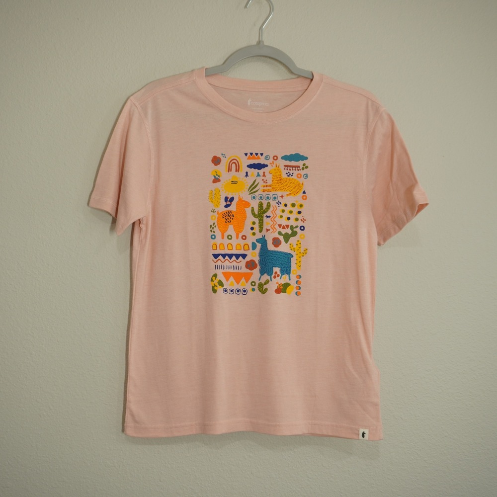 Cotopaxi Pink Llama Graphic T-Shirt Organic Cotton Blend Kids Unisex Large